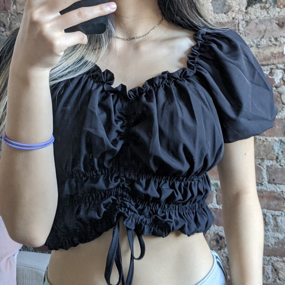 Black Cropped Puff Sleeve Top